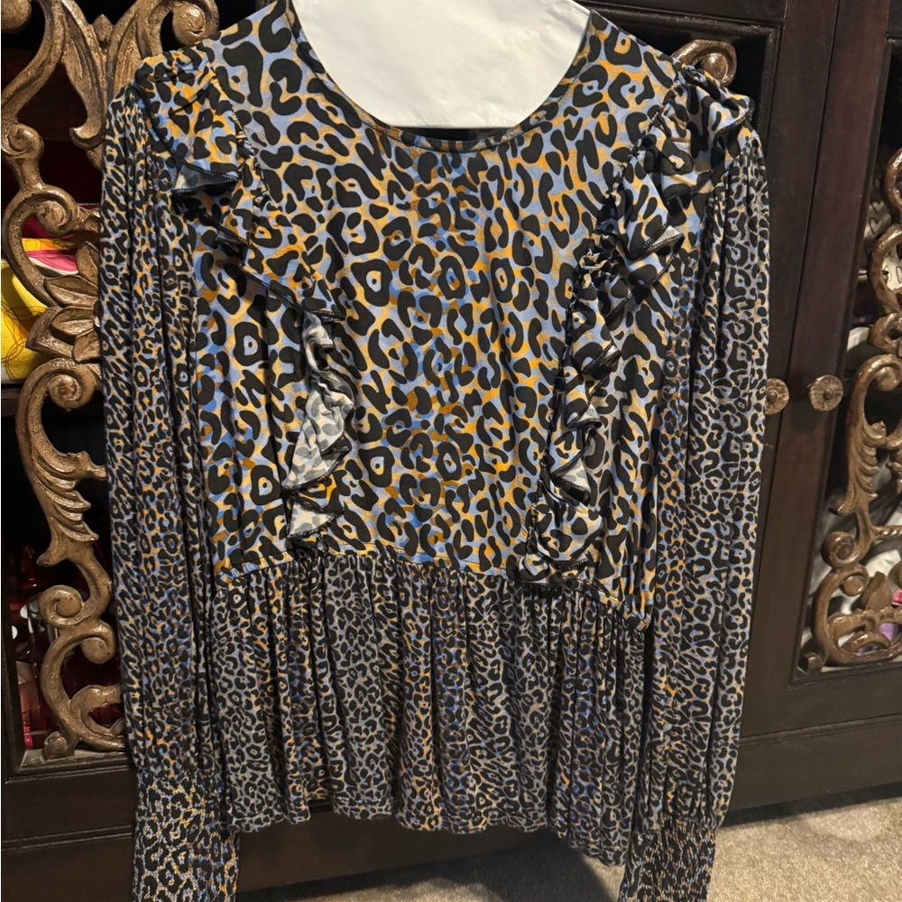 Leopard Print Ruffle Blouse - Picture 2 of 2